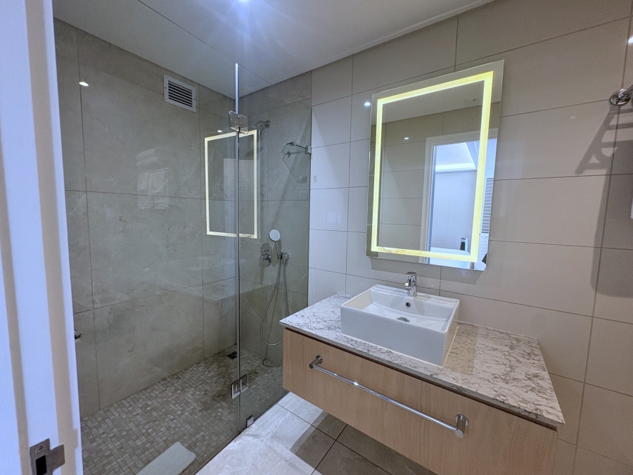 To Let 2 Bedroom Property for Rent in Sea Point Western Cape